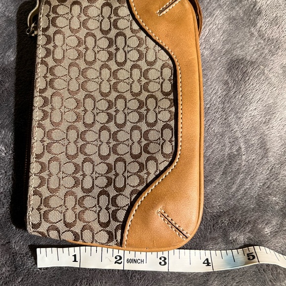 Coach Vintage Bundle - Large Cosmetic Bag organiser and matching wristlet. - Picture 2 of 16